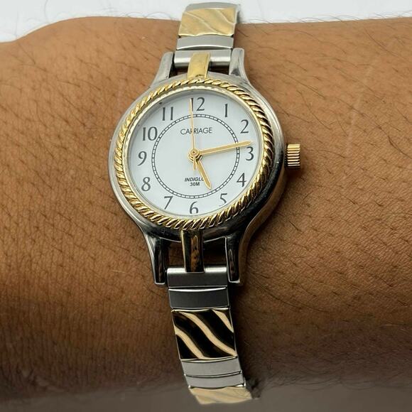 Stunning Silver & Gold Timex Watch - Picture 2 of 4
